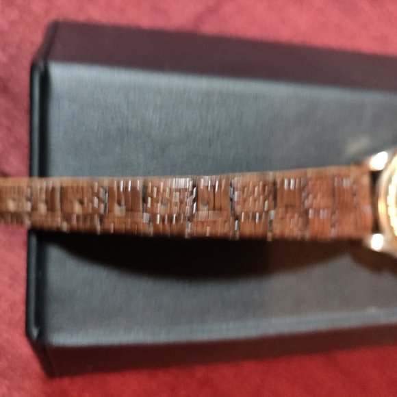 Amaze-Zing (B1) Sale!!: #13 Rumours Ornate Quartz Watch - Picture 3 of 8